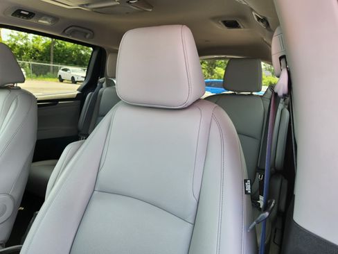 Used 2024 Honda Odyssey Touring image 11