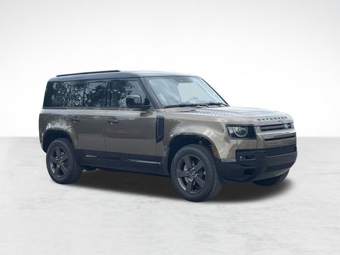 Used 2025 Land Rover Defender 110 X-Dynamic SE image 6