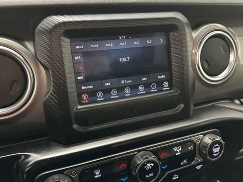 Used 2021 Jeep Gladiator Overland image 13