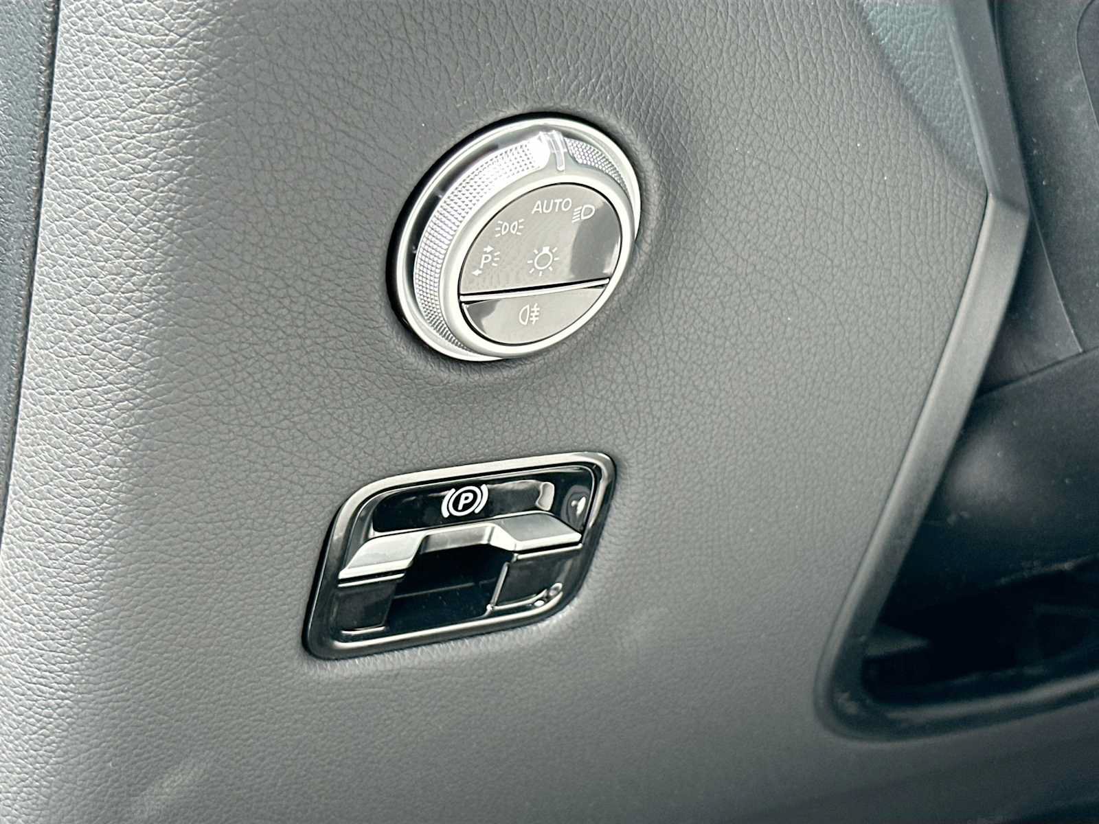 Used 2026 Mercedes-Benz GLC 300 image 10