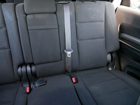 Used 2019 Dodge Durango SXT image 12