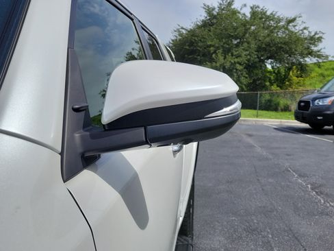 Used 2024 Toyota 4Runner Limited AWD/4WD image 4