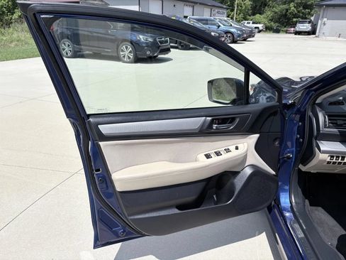 Used 2017 Subaru Legacy 2.5i Premium AWD/4WD image 10