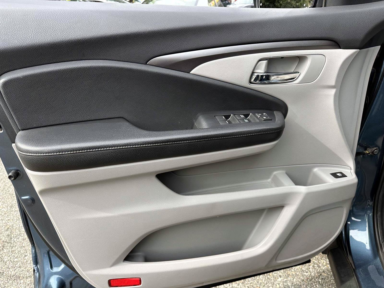 Used 2019 Honda Pilot EX image 17