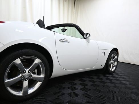 Used 2008 Pontiac Solstice Convertible w/ Preferred Package RWD image 15
