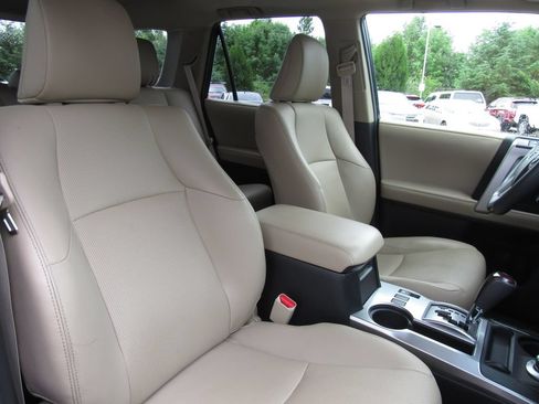 Certified 2022 Toyota 4Runner Limited AWD/4WD image 19