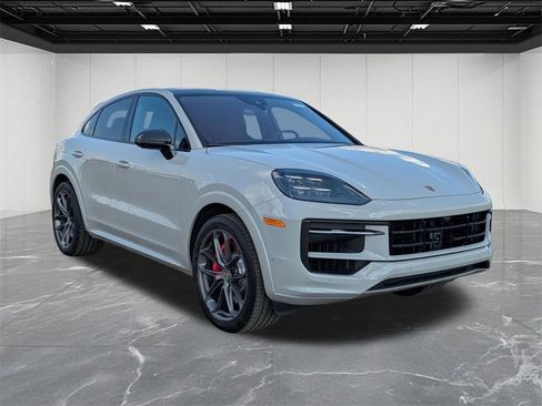 Used 2024 Porsche Cayenne S image 12