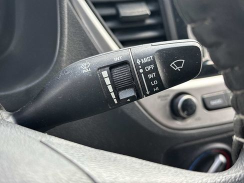 Used 2018 Hyundai Accent SE FWD image 24