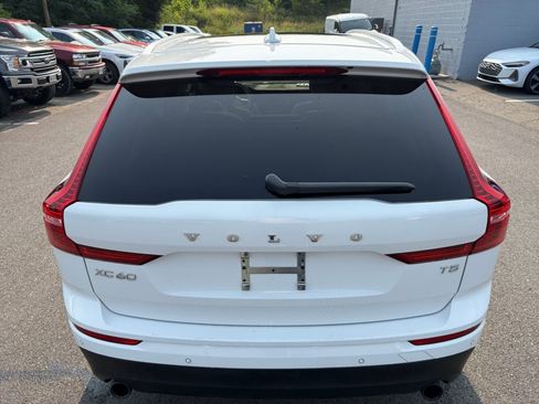 Used 2019 Volvo XC60 T5 Momentum w/ Premium Package FWD image 14