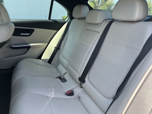 Used 2023 Mercedes-Benz C 300 Sedan image 33