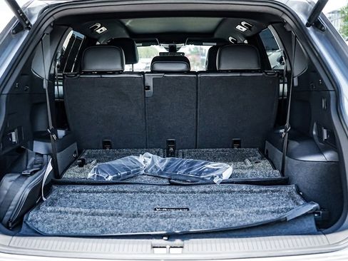 New 2024 Volkswagen Tiguan SE R-Line image 28