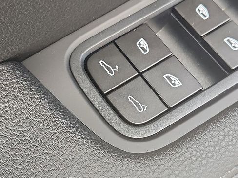 New 2026 Porsche Cayenne Coupe image 21