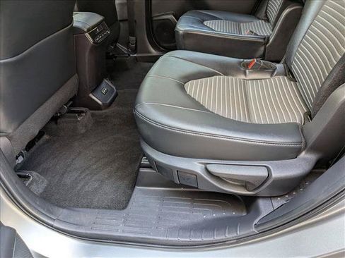 Certified 2025 Toyota Highlander XSE AWD/4WD image 17