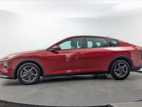 Used 2025 Kia K4 FWD image 3