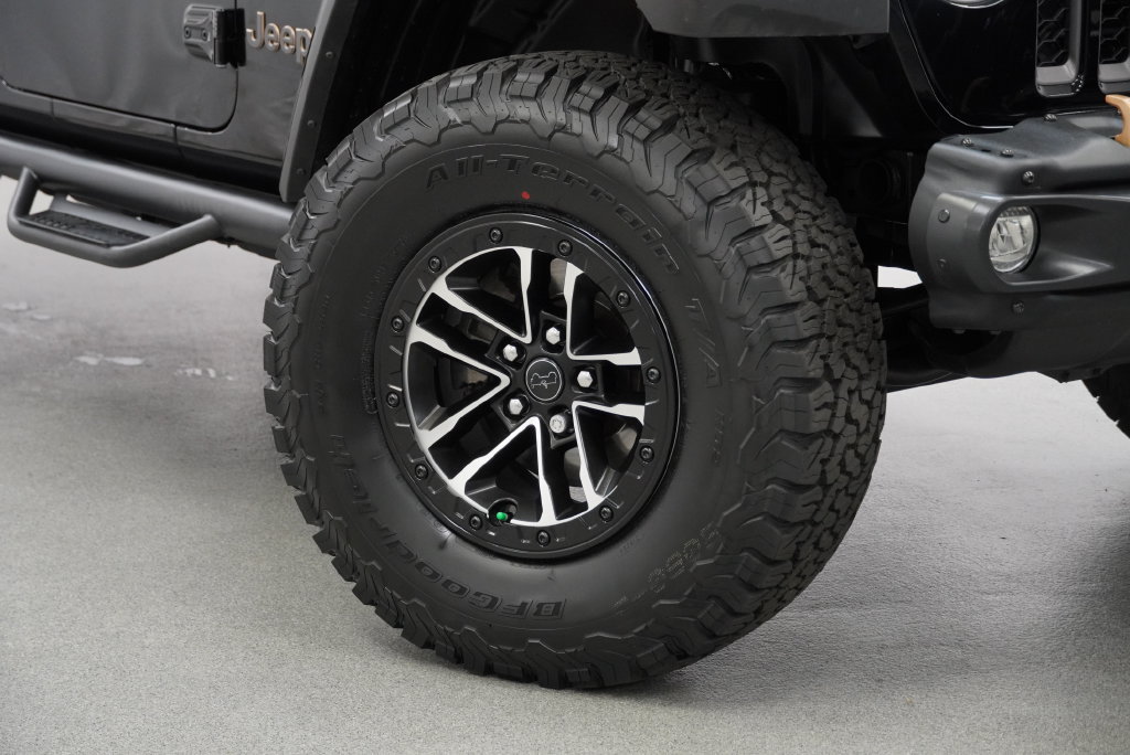 Certified 2023 Jeep Wrangler Unlimited Rubicon 392 w/ Trailer Tow Package AWD/4WD image 9