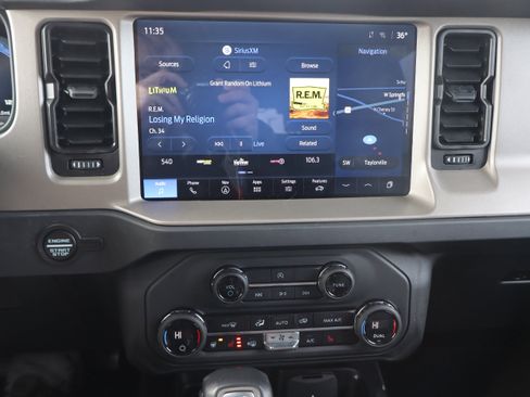 Used 2025 Ford Bronco Outer Banks image 18