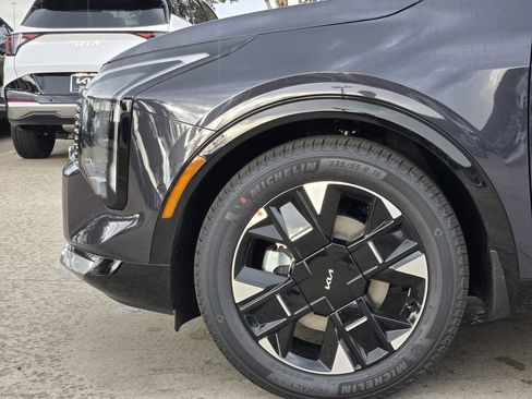 New 2026 Kia Sportage SX FWD image 5