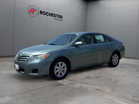 Used 2011 Toyota Camry LE w/ LE Extra-Value Pkg FWD image 7