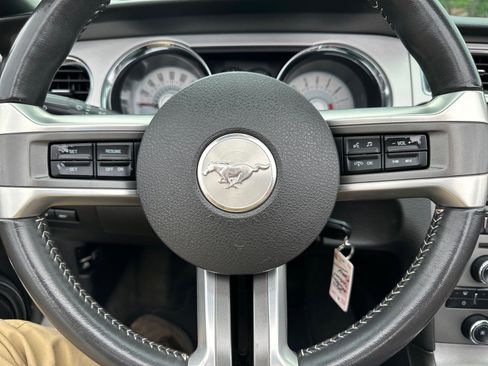 Used 2011 Ford Mustang Premium w/ 201A Rapid Spec Order Code RWD image 22
