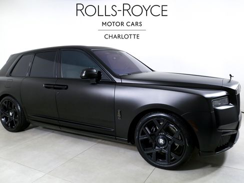 Used 2025 Rolls-Royce Cullinan Black Badge AWD/4WD image 5