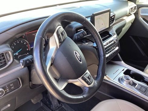 Used 2021 Ford Explorer Limited w/ Hybrid Equipment Group 310A AWD/4WD image 30