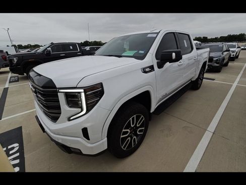 Used 2025 GMC Sierra 1500 AT4 w/ Technology Package AWD/4WD image 1