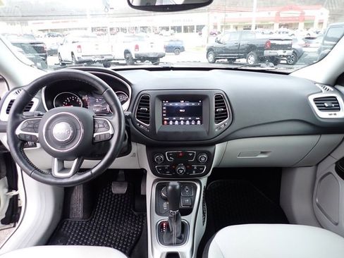 Certified 2019 Jeep Compass Latitude w/ Popular Equipment Group image 16