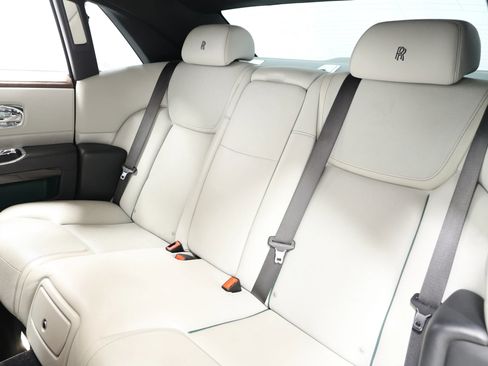 Used 2019 Rolls-Royce Ghost RWD image 68