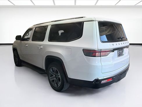 Used 2024 Jeep Wagoneer L Series II w/ Flexible Seating Group RWD image 6
