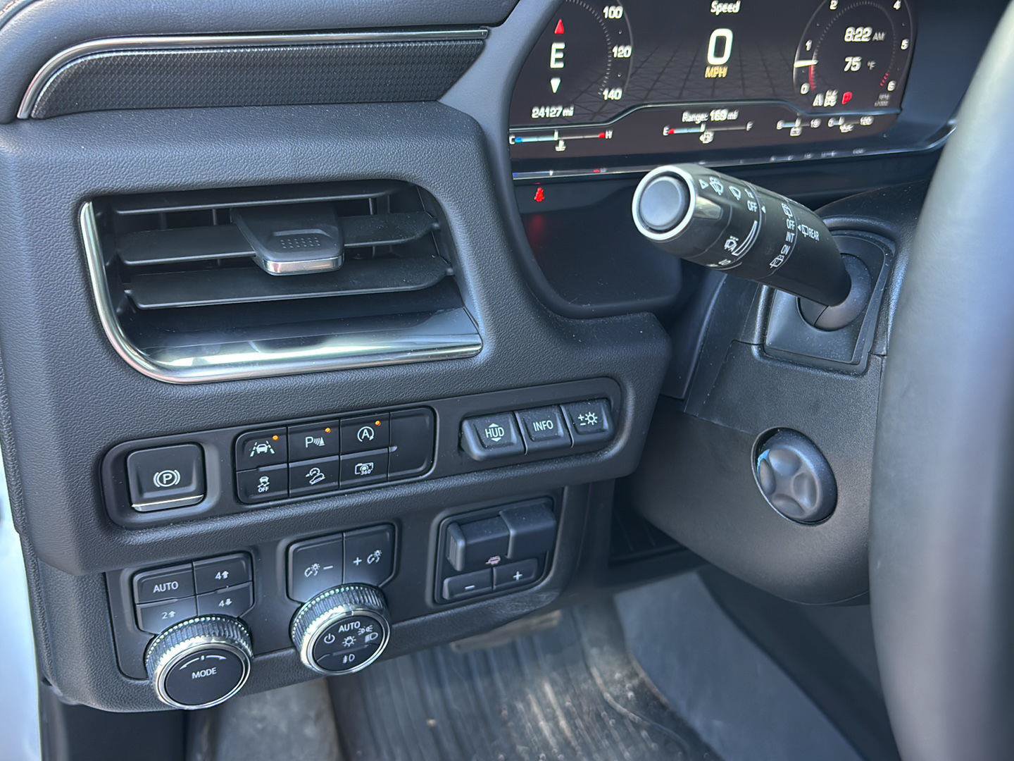 Certified 2024 GMC Yukon AT4 w/ Technology Package AWD/4WD image 19
