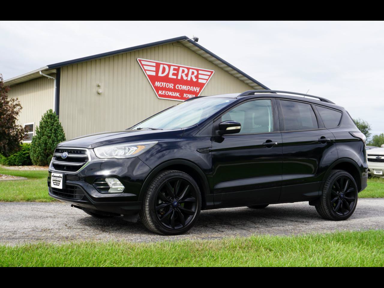 Used 2017 Ford Escape Titanium AWD/4WD image 1