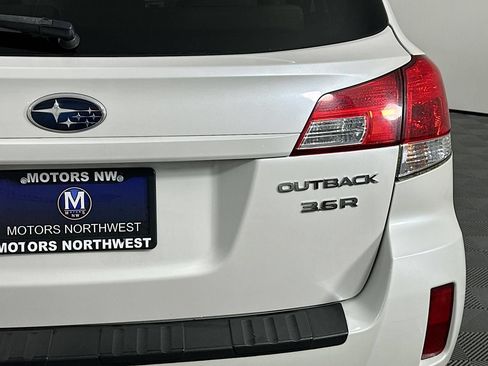 Used 2010 Subaru Outback 3.6R Limited AWD/4WD image 22