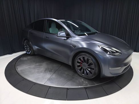 Used 2022 Tesla Model Y Performance AWD/4WD image 14