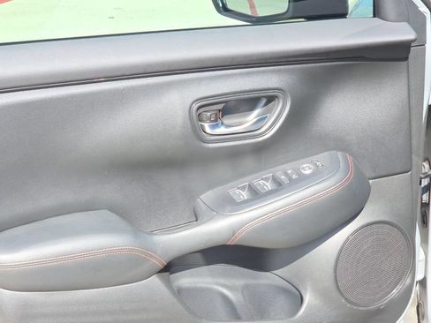 Used 2025 Honda HR-V Sport image 11