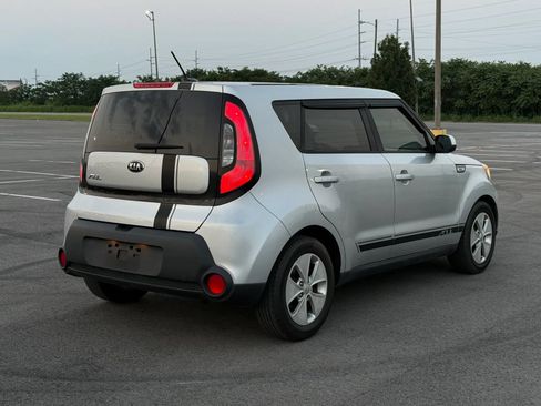Used 2016 Kia Soul FWD image 5