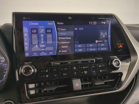 Used 2021 Toyota Highlander Platinum image 22