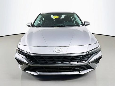 Used 2026 Hyundai Elantra Hybrid FWD image 2