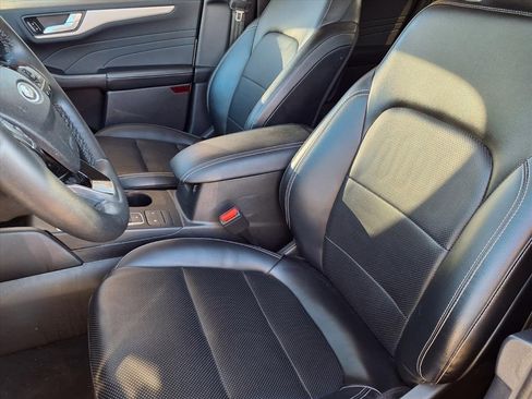 Used 2022 Ford Escape SEL image 3