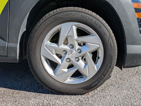 Certified 2025 Hyundai Kona SE image 11