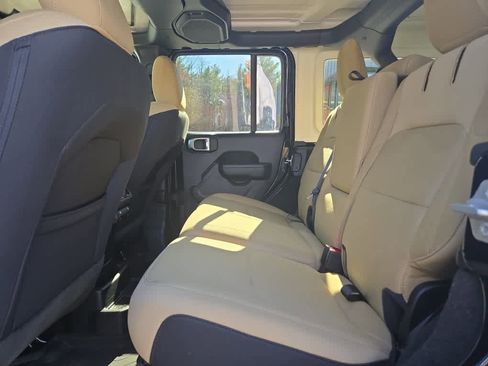 Used 2023 Jeep Wrangler Unlimited w/ Cold Weather Group AWD/4WD image 34