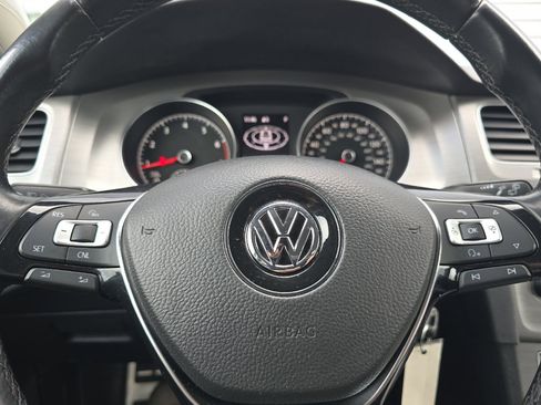 Used 2017 Volkswagen Golf S image 24