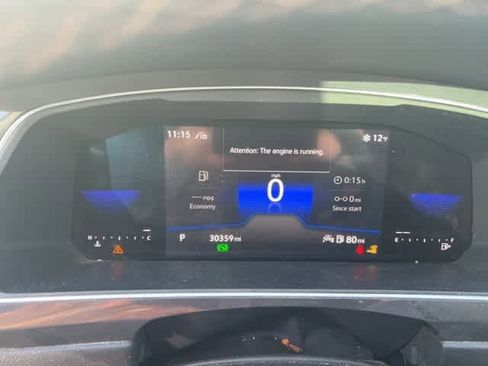 Certified 2022 Volkswagen Tiguan SE w/ Panoramic Sunroof Package image 11