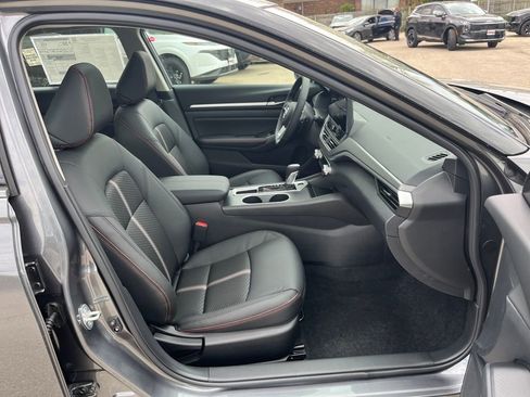 New 2026 Nissan Altima 2.5 SR w/ SR Midnight Edition Package FWD image 16