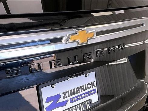 Used 2021 Chevrolet Suburban High Country w/ Premium Package AWD/4WD image 9