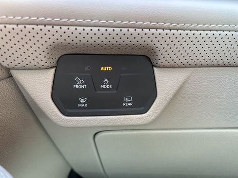 New 2026 Volkswagen Atlas SE image 32