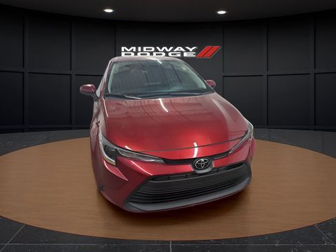Used 2025 Toyota Corolla LE w/ Convenience Package FWD image 5