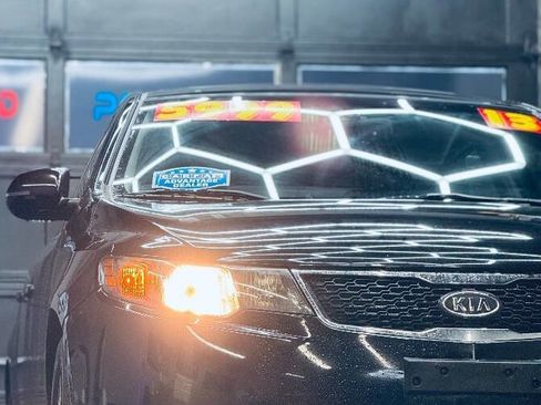 Used 2013 Kia Forte EX image 3