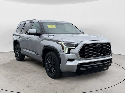 Used 2024 Toyota Sequoia Platinum AWD/4WD image 3