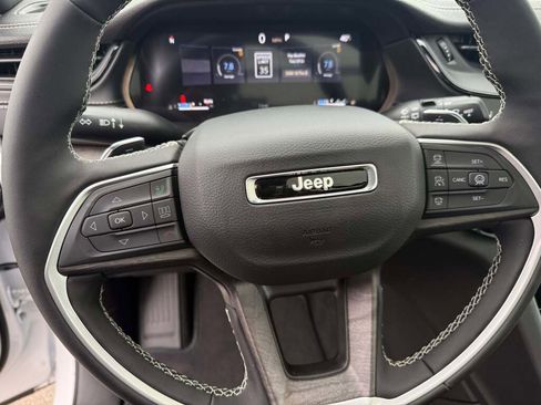 New 2026 Jeep Grand Cherokee Limited w/ Limited Altitude Package image 19