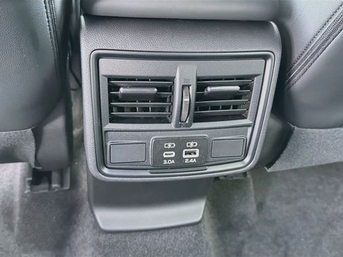 Used 2026 Subaru Forester Premium AWD/4WD image 18